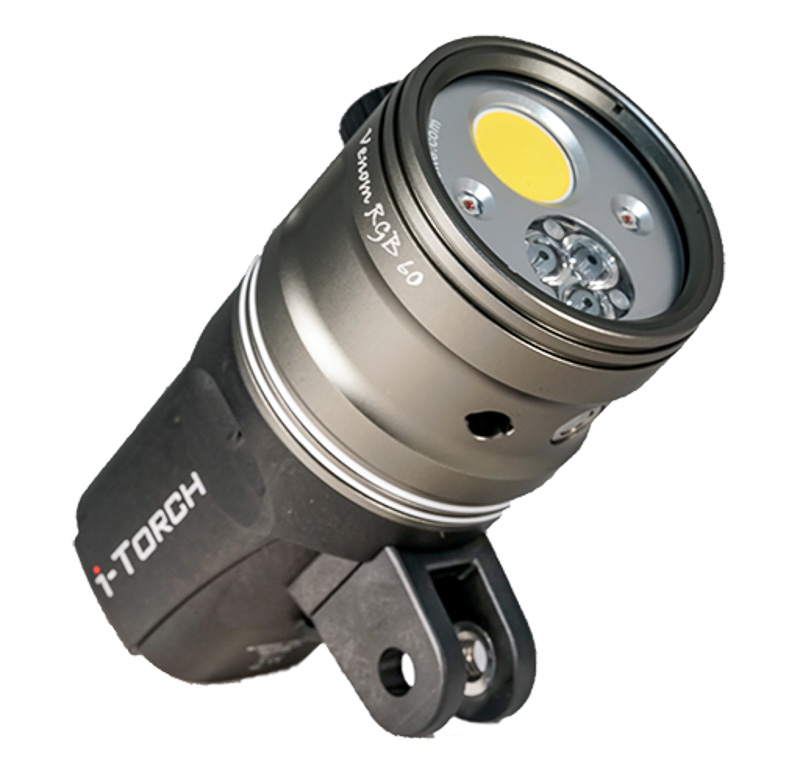 iTorch Venom 60 Video Light underwater