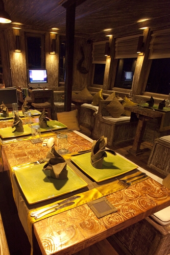 Arenui liveaboard diving raja ampat, Triton bay