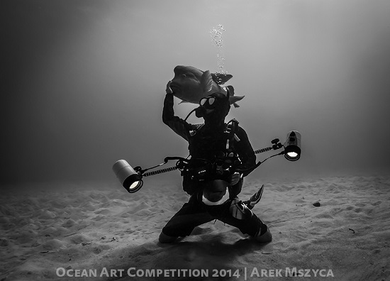 Story Behind the Shot "Attention Seeker" Compact Wide Angle_Arek Mszyca_attention seeker_small