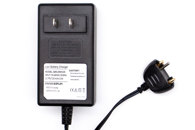 Sola 2-Amp Plug Sola 2-Amp Plug