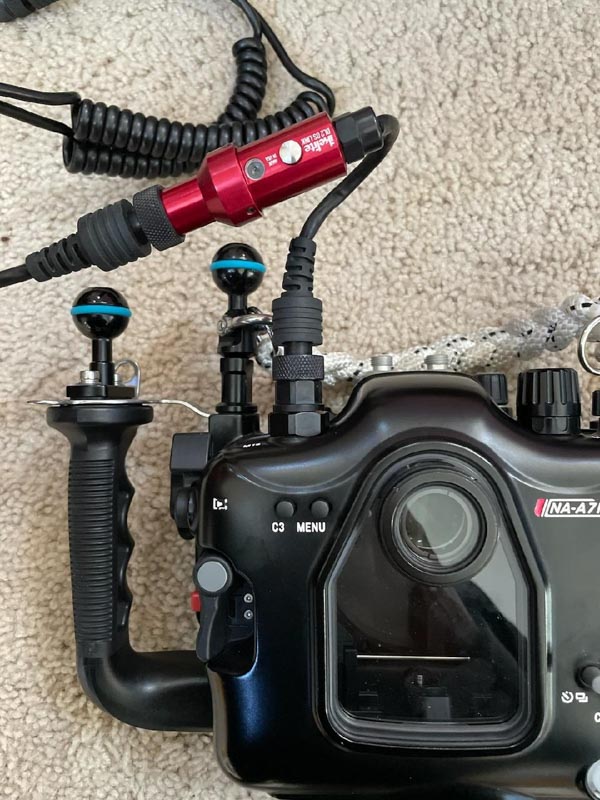 Nauticam to Ikelite TTL connection Nauticam to Ikelite TTL connection