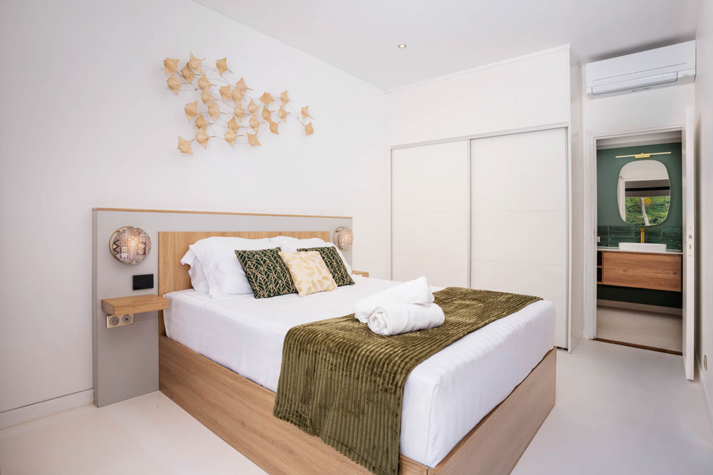 cooks bay resort room